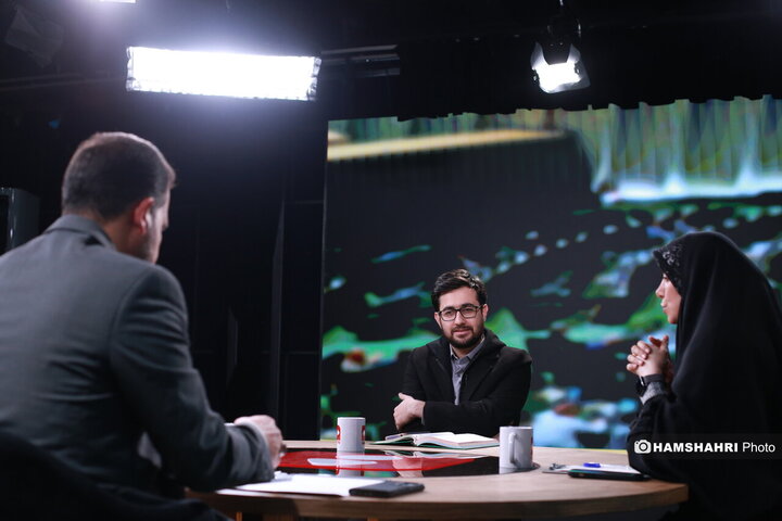 میزگرد زیر پوست مجلس با موضوع سه نرخی کردن بنزین