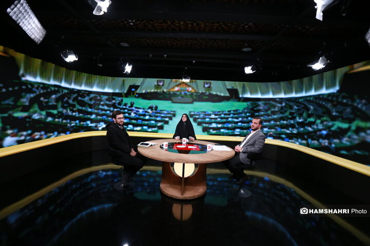 میزگرد زیر پوست مجلس با موضوع سه نرخی کردن بنزین