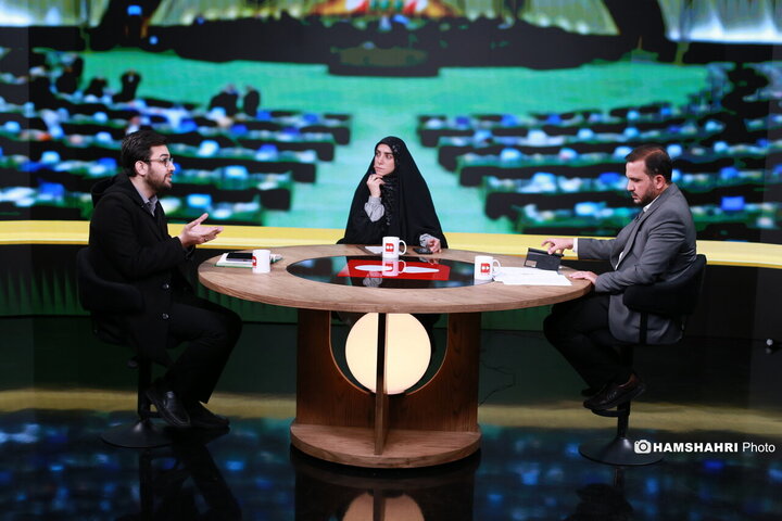 میزگرد زیر پوست مجلس با موضوع سه نرخی کردن بنزین