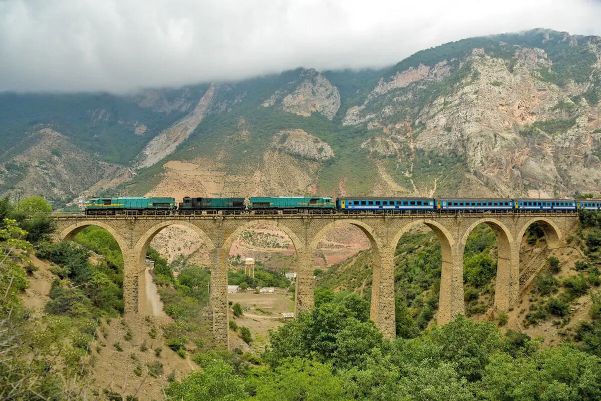 تعریف مسیرهای جدید برای قطارهای گردشگری | قطار شیرگاه دائمی شد | برنامه ریزی برای آینده گردشگری ریلی