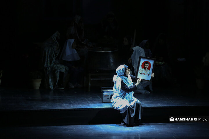 رونمایی از تقریظ‌های جدید رهبر معظم انقلاب بر کتب نویسندگان زن جهاد و مقاومت