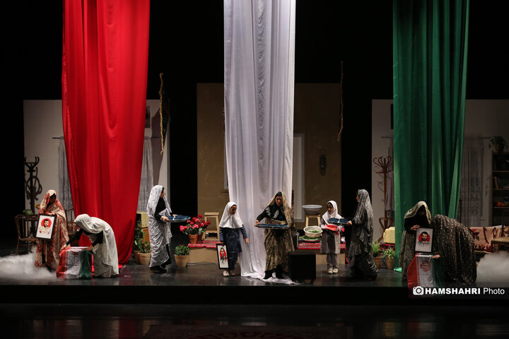 رونمایی از تقریظ‌های جدید رهبر معظم انقلاب بر کتب نویسندگان زن جهاد و مقاومت