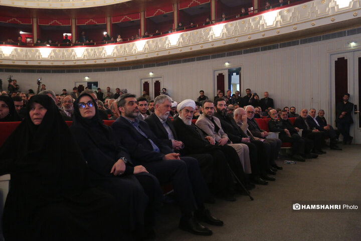 رونمایی از تقریظ‌های جدید رهبر معظم انقلاب بر کتب نویسندگان زن جهاد و مقاومت