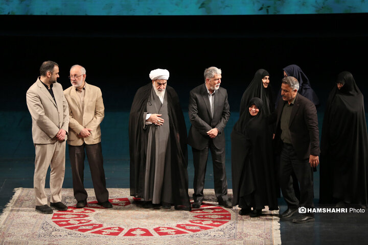 رونمایی از تقریظ‌های جدید رهبر معظم انقلاب بر کتب نویسندگان زن جهاد و مقاومت