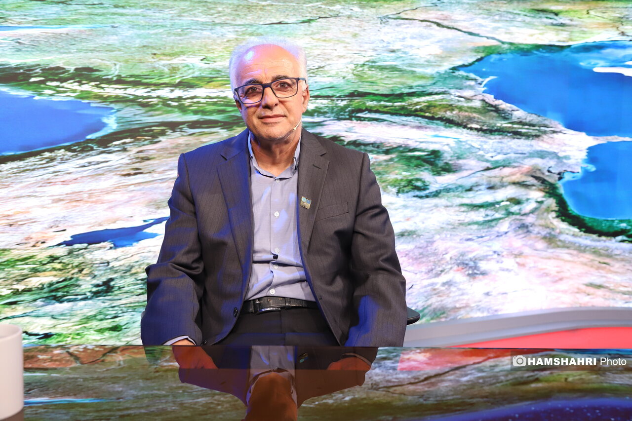 کاوش در نخستین کانون های دهکده نشینی در تپه ابراهیم آباد | کشف ۸ اسکلت انسانی در این منطقه