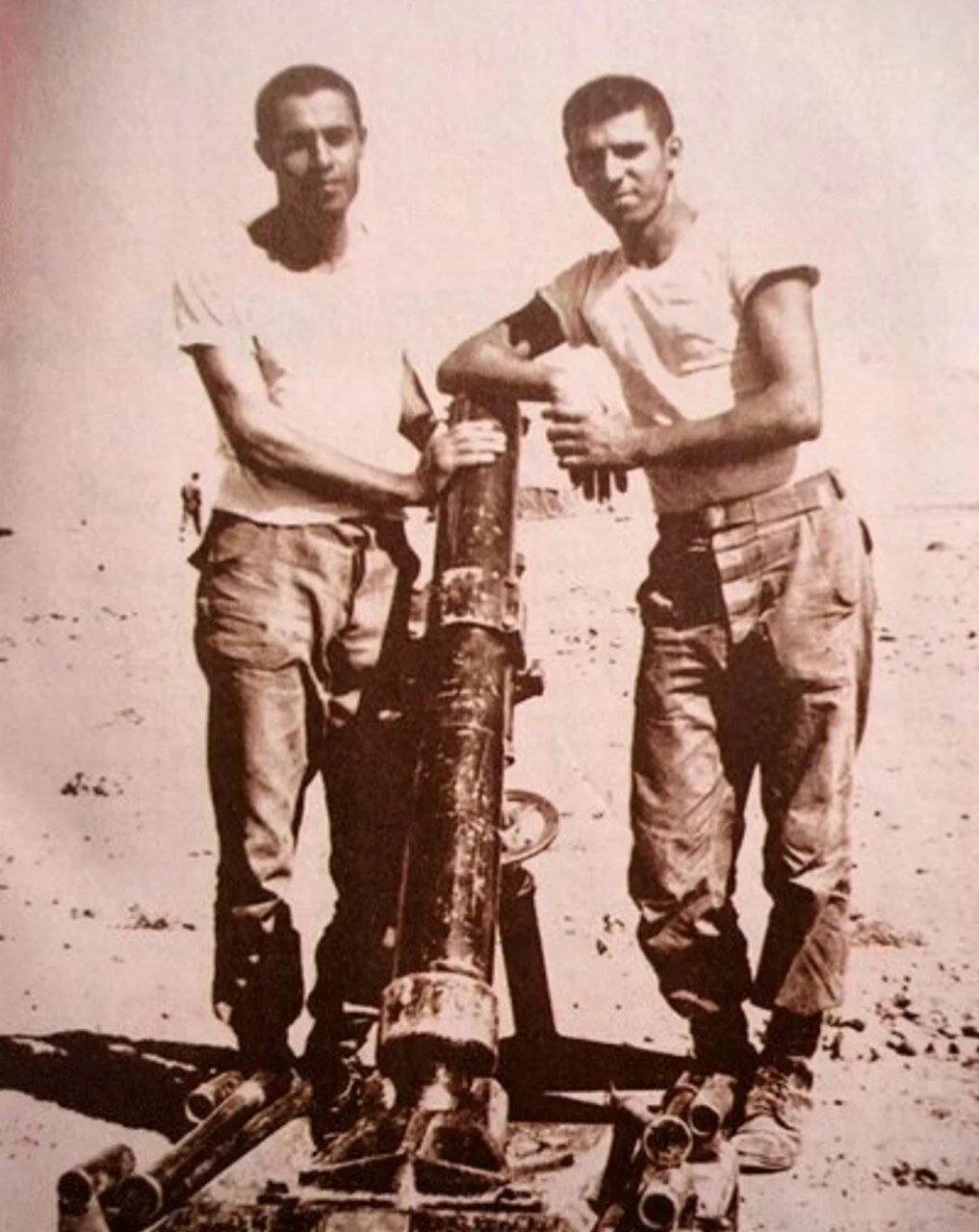 تصویری کمتر دیده شده از ۱۸ سالگی خسرو شکیبایی پای خمپارهانداز + عکس