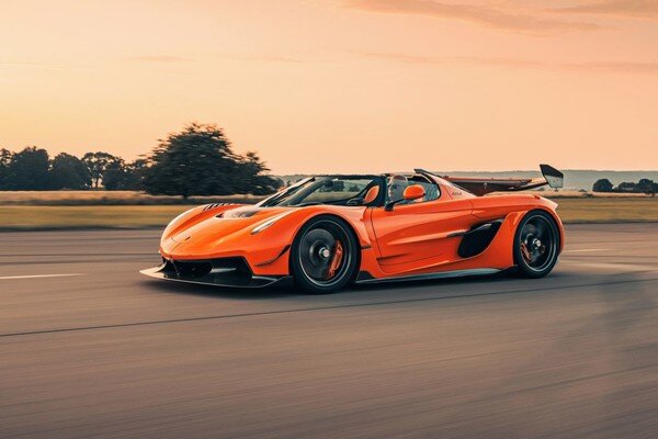 جنگ اینستاگرامی مشتری میلیونر با خودروساز مشهور + عکس | جدال بر سر کیفیت و تأخیر در تحویل است