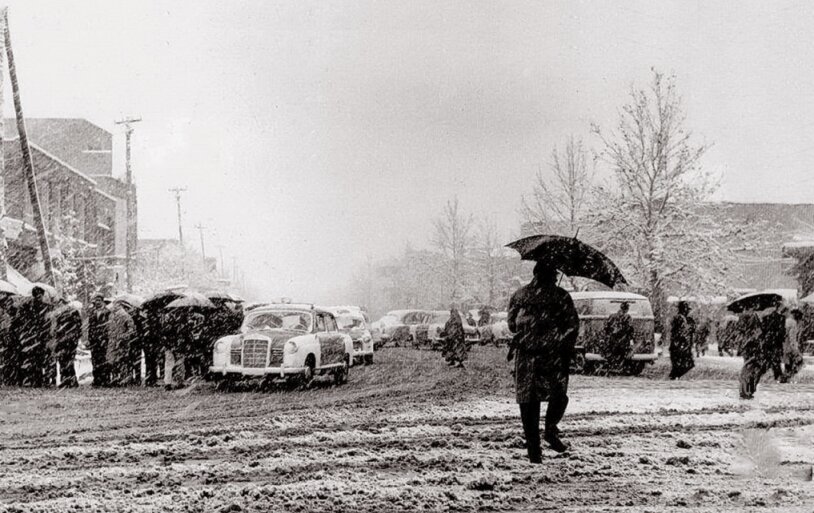 عکس‌های اولین برف پاییز ۵۰ سال پیش تهران را ببینید