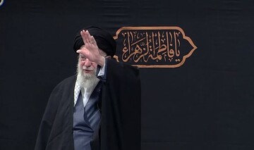 رهبر انقلاب در مراسم عزاداری حضرت فاطمه زهرا(س) چه انگشتری در دست داشتند؟