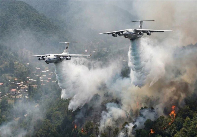 جرقههای مهربانی در آتش الیت|حضور مردم در کنار مسئولان برای نجات جنگل الیت صحنههایی زیبا خلق کرد