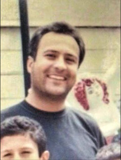 شباهت عجیب آقای بازیگر به پدر تازه درگذشته اش! | ببینید