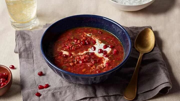 سوپ انار؛ ترش ِگرم ِخوش رنگ ِشب‌چله