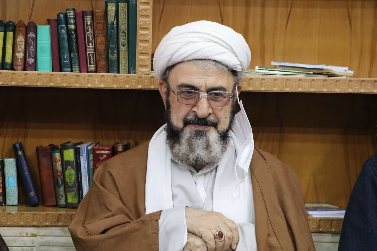 حضور فرزند آیت‌الله بهجت در ختم پسر صدیقی + عکس