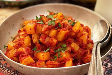 ماجرای تهاجم گوجه فرنگی به آشپزخانه‌های قاجاری