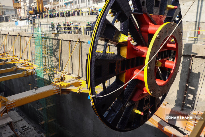 تکمیل دستگاه تی بی ام دوم ، خط 10 مترو