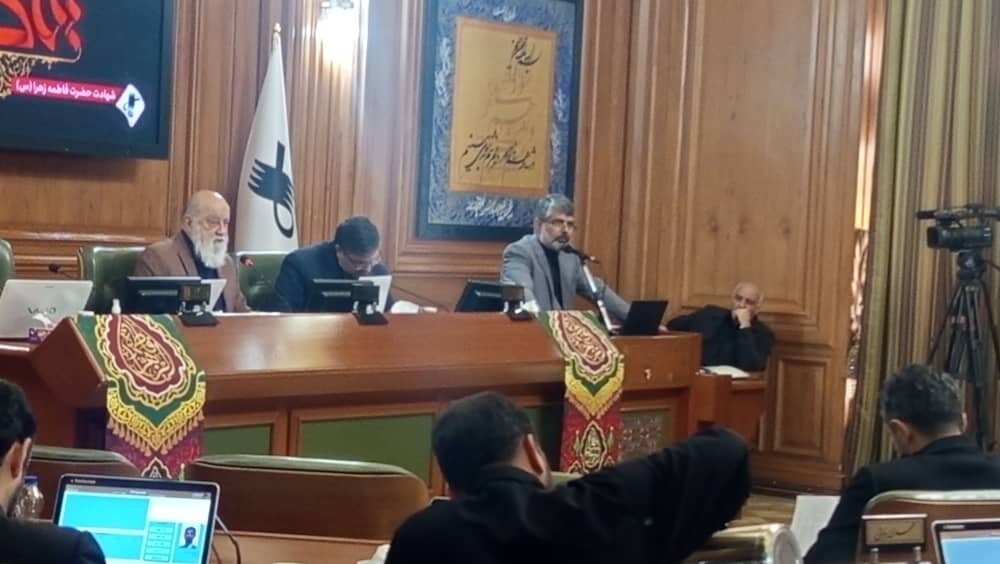 شهردار منطقه 4 در شورا