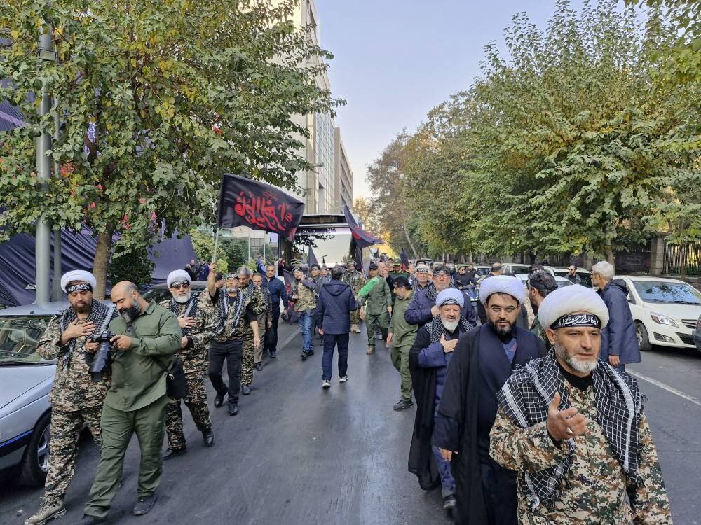 نمایش اقتدار بسیجیان