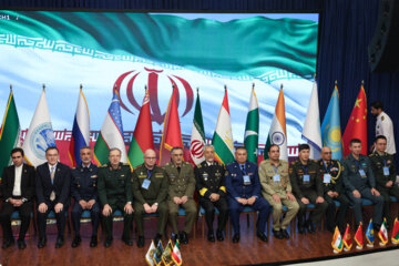 تصویر فرمانده ارشد ارتش ایران در گوشی افسر بلندپایه بلاروس | عکس