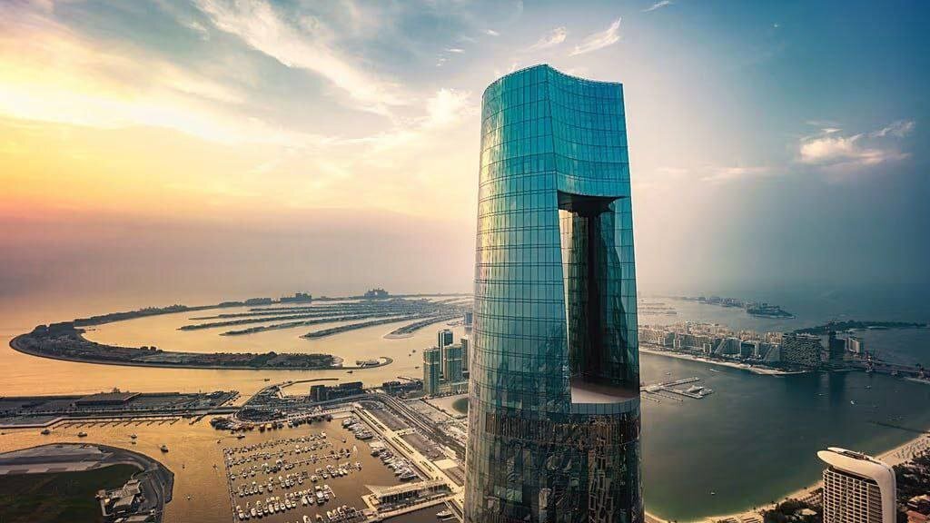 بلندترین هتل دنیا با ارتفاع ۳۷۷ متر بیخ گوش ایران | تصاویر