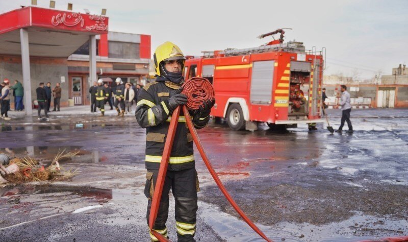 ادعای آتش زدن یک پمپ بنزین در شیراز + توضیحات سازمان آتش نشانی