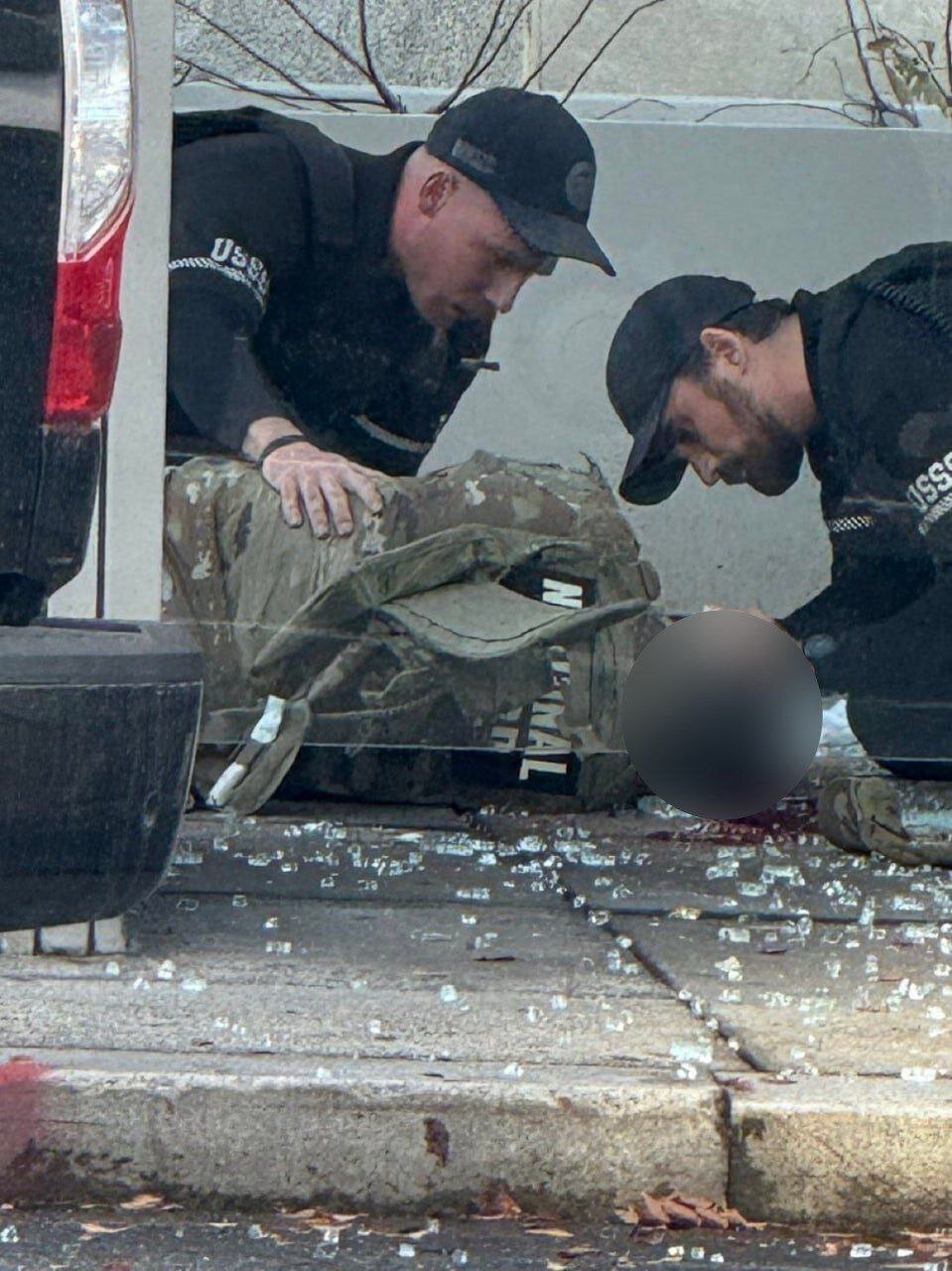 لحظه دستگیری عامل تیراندازی نزدیک کاخ سفید! | واکنش عصبانی ترامپ + تصویر یکی از قربانیان