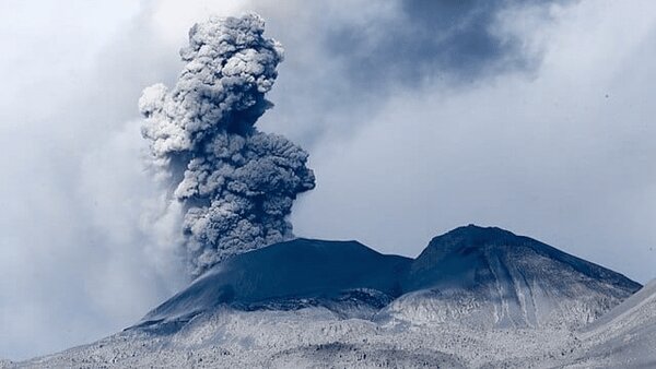 آتشفشانی که یک کوه را ذوب کرد! | ببینید