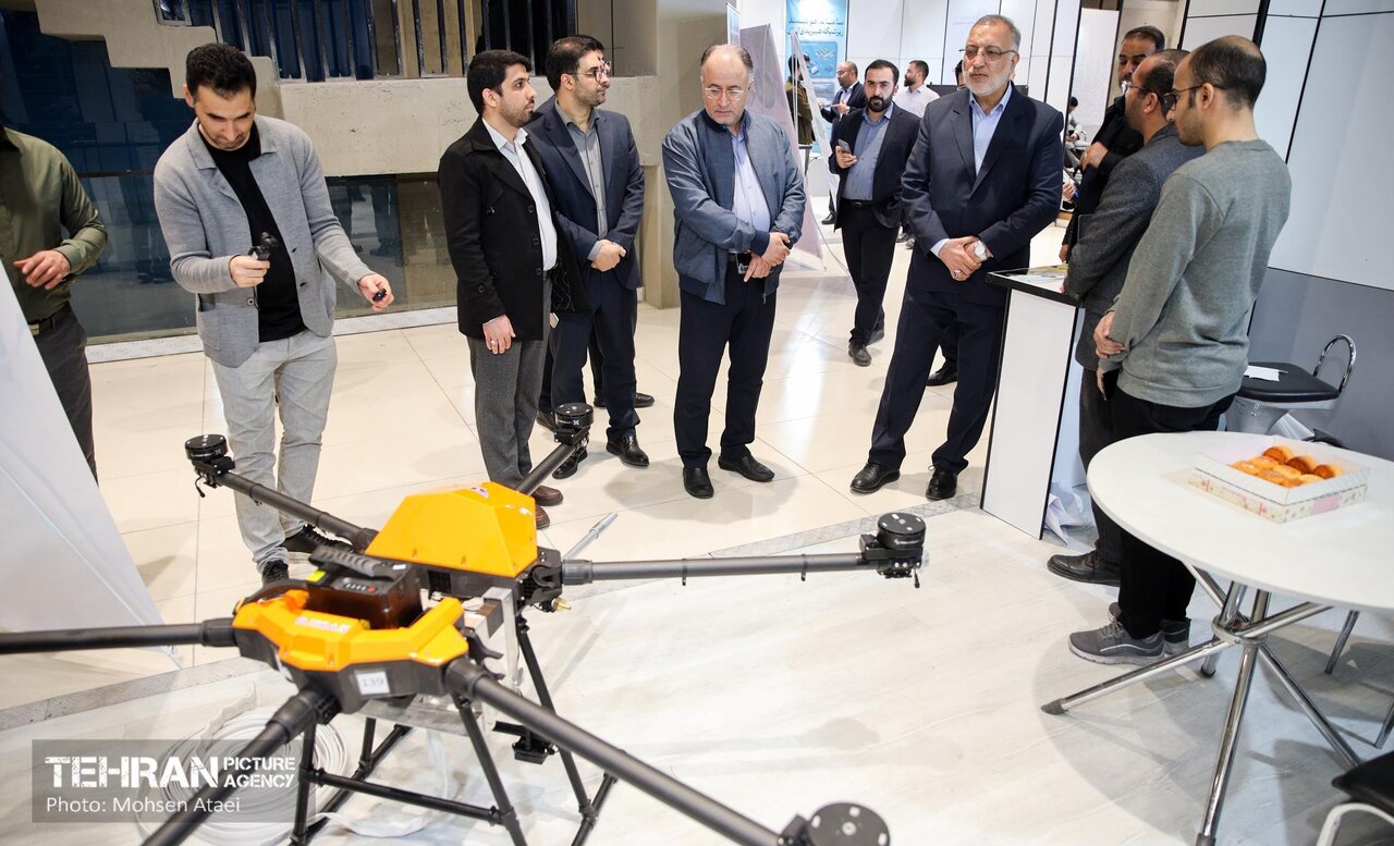 بازدید شهردار تهران از دستاوردهای شرکتهای دانشبنیان