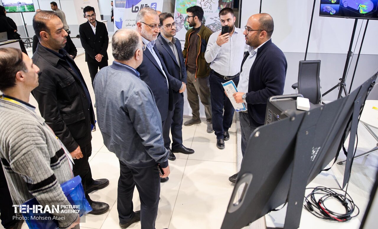 بازدید شهردار تهران از دستاوردهای شرکتهای دانشبنیان