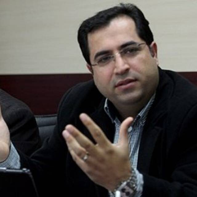 میوههای پر حاشیه|گفتگوی همشهری با عضو هیئت رئیسه اتحادیه ملی محصولات کشاورزی درباره میوههای بزک شده با رنگ و واکس