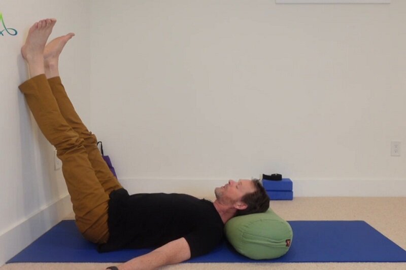 ۷ حرکت کششی برای خواب بهتر