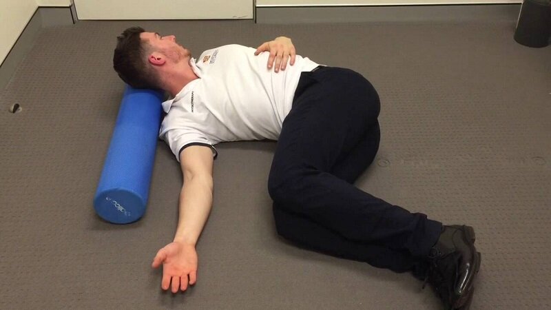 ۷ حرکت کششی برای خواب بهتر