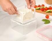 ماست و پنیر را در این ظرف‌ها نگهداری نکنید