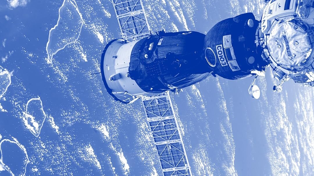 از اعماق کیهان تا اتاق فرمان فضا | راز مسیر شگفت‌انگیز یک فیزیکدان که فضانورد شد