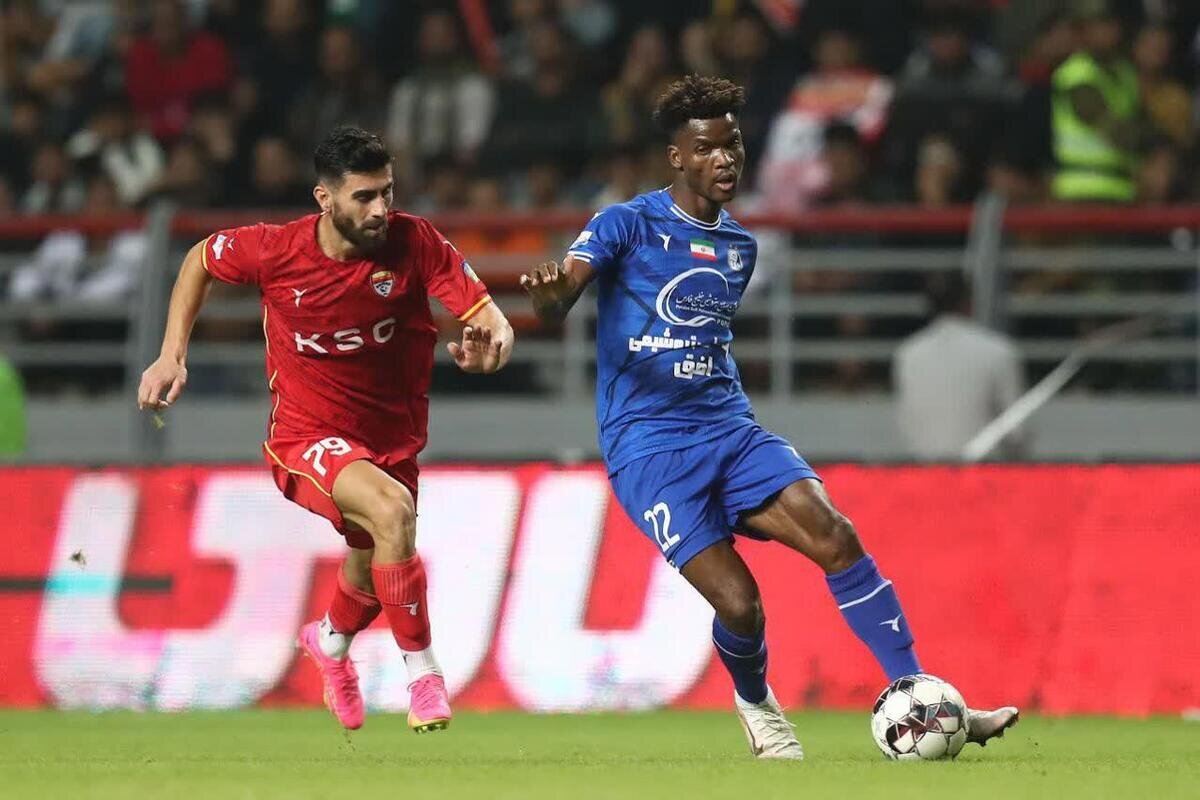 از رفتار عارف آقاسی دیوانه شده‌ام! | یکی گفت من از باشگاه استقلال پول می‌خواسته‌ام