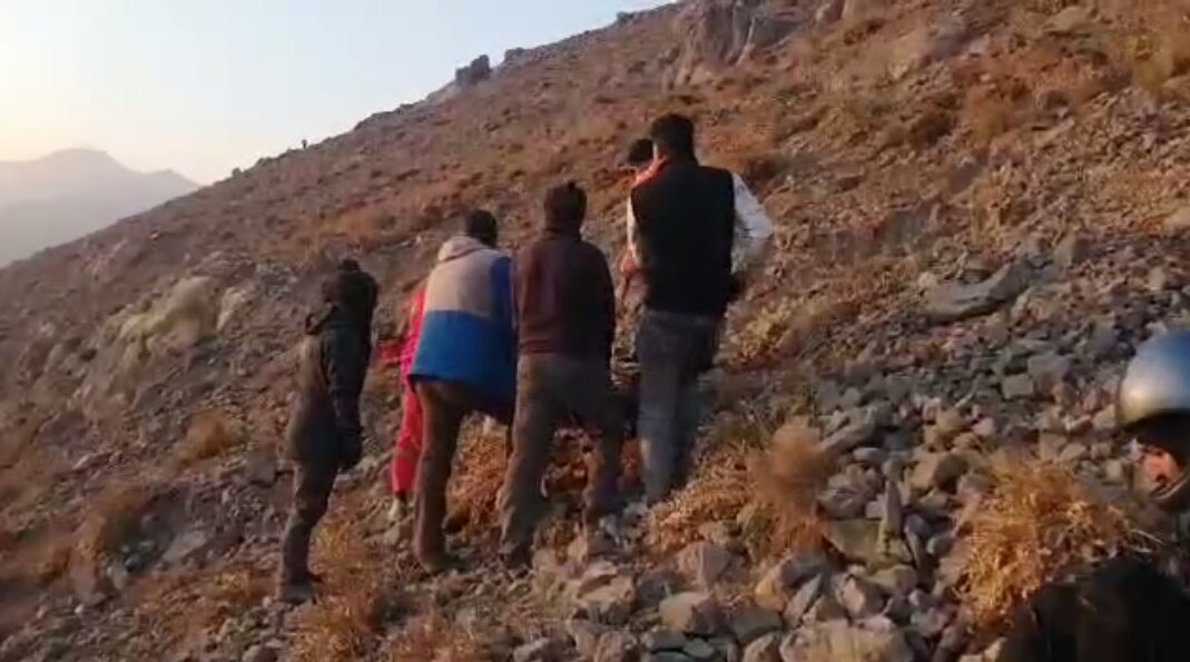 نخستین تصاویر از رضا امیرخانی در محل سقوط | ویدئو