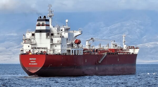 حمله به «ناوگان سایه» این بار در سنگال  | ماجرا چه بود؟