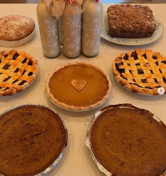 جنیفر لوپز عاشق چه غذاهایی است؟ | تصاویر جذاب از آشپزی ستاره هالیوود در آشپزخانه