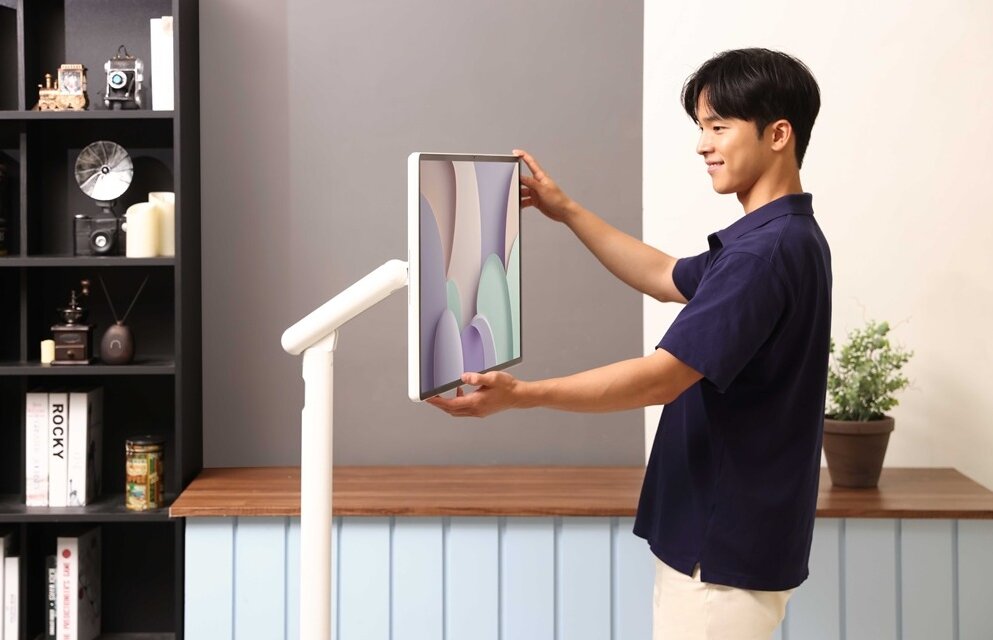 رونمایی رسمی از یک تلویزیون همراه در جزیره