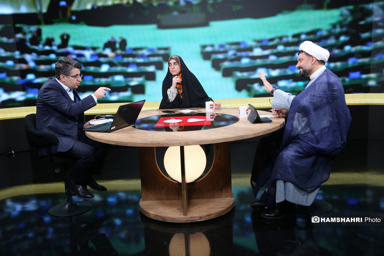 همشهری آنلاین – زیر پوست مجلس با موضوع قیمت جدید بنزین