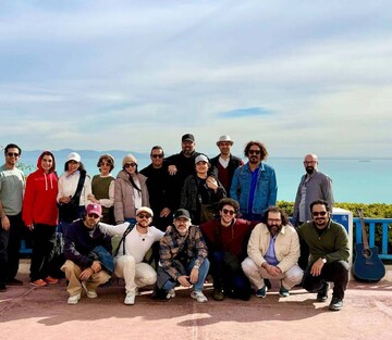 سفر گروهی بازیگران به شمال آفریقا؛ سلفی نرگس محمدی و علی اوجی در سیدی بوسعید تونس | تصاویر