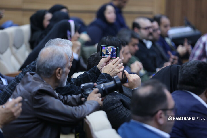 نشست خبری رئیس مجلس شورای اسلامی