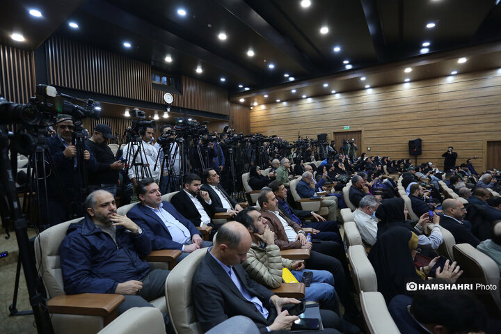 نشست خبری رئیس مجلس شورای اسلامی