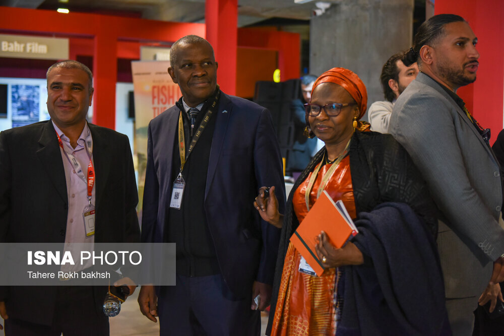 همشهری آنلاین – تیپ و استایل میهمانان خارجی در جشنواره فیلم فجر در شیراز