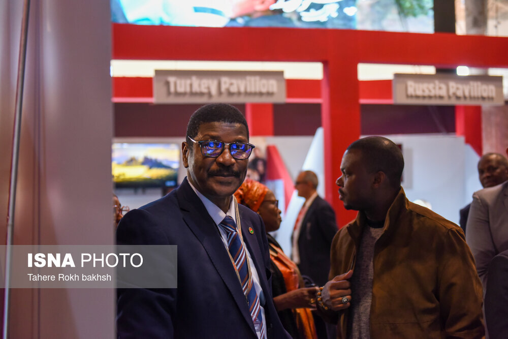 تیپ و استایل میهمانان خارجی در جشنواره فیلم فجر در شیراز | تصاویر