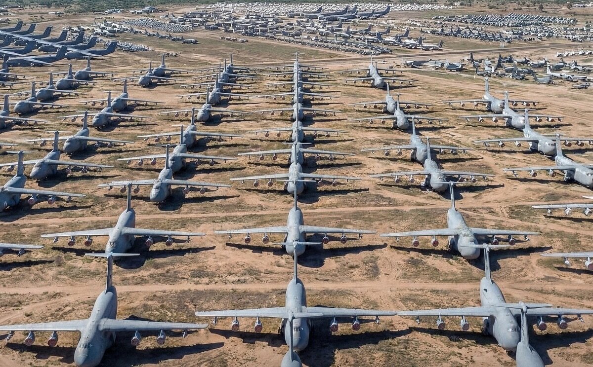 این پارکینگ نظامی می تواند بودجه چند کشور کوچک را تامین کند! | تصاویر