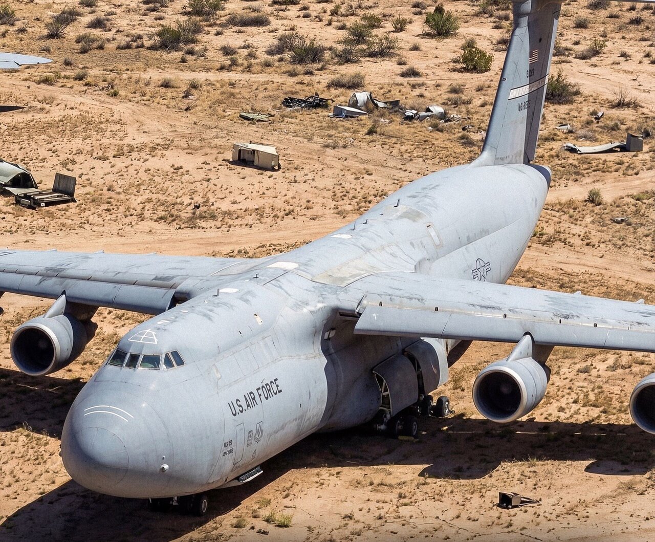 این پارکینگ نظامی می تواند بودجه چند کشور کوچک را تامین کند! | تصاویر