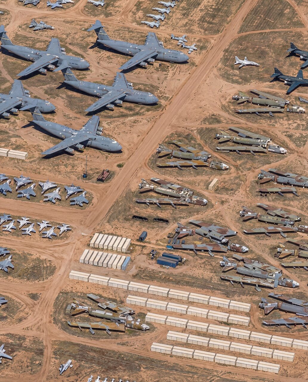 این پارکینگ نظامی می تواند بودجه چند کشور کوچک را تامین کند! | تصاویر