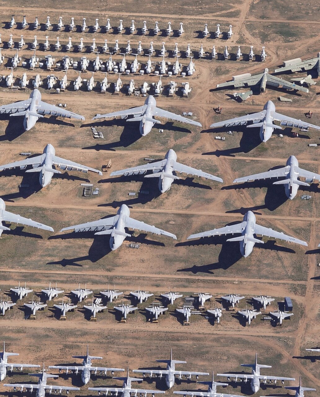 این پارکینگ نظامی می تواند بودجه چند کشور کوچک را تامین کند! | تصاویر