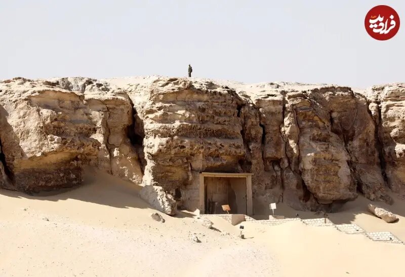 کشف یک قبر خانوادگی بزرگ با ۵۰ جسد مومیایی شده | تصاویر