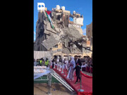 زیباترین مراسم عروسی جمعی در میان خرابه ها | ویدئو